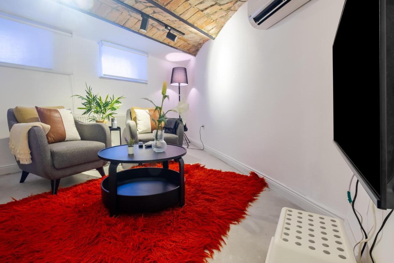 Apartament Vibrant Flat 5 Minutes Walk To Istiklal In Beyoglu Stambuł Zewnętrze zdjęcie